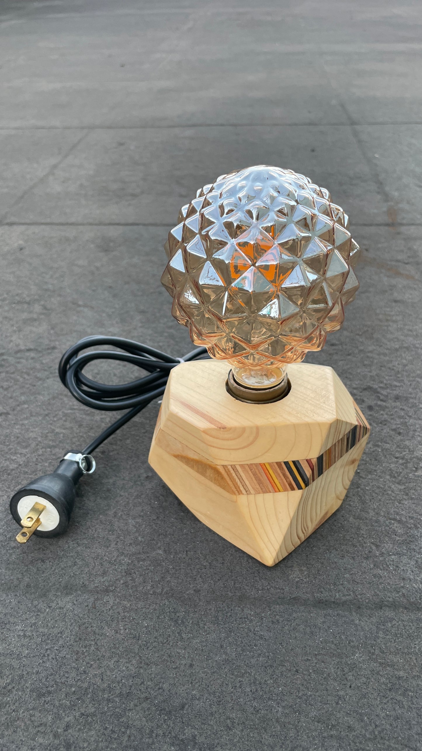 Geometric bulb lamp holder幾何復古燈泡式桌燈